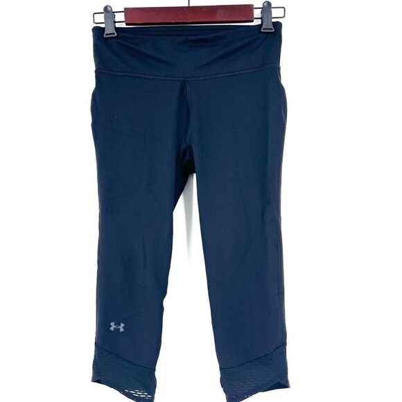 Under Armour Running Capris Small
Reflective mesh womens crop - Picture 3 of 15